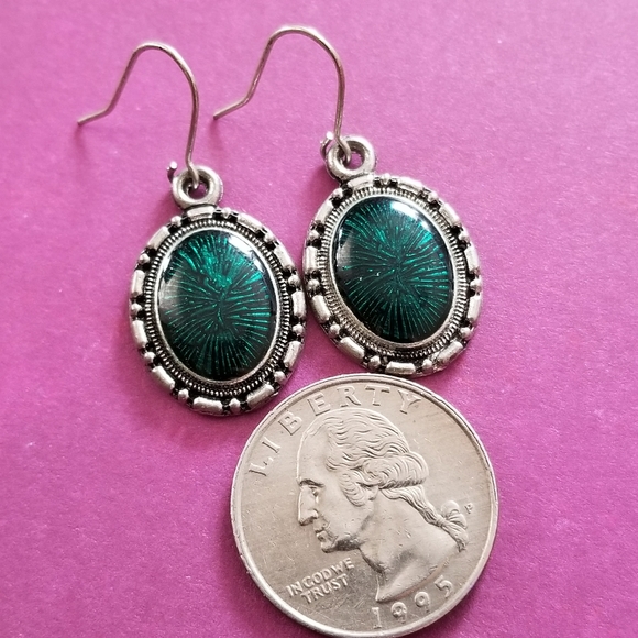 Relisted green and silver tone oval earrings hook backs - Picture 2 of 4